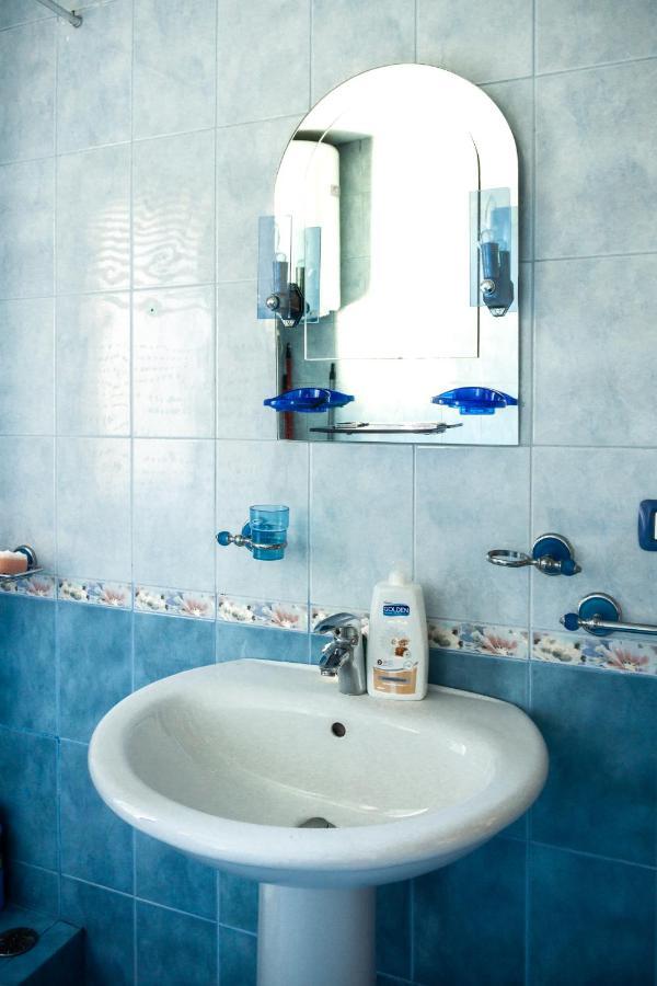 City Center Two Private Bedrooms Near Scanderbeg Square On Shared Apartment Tiranë Ngoại thất bức ảnh