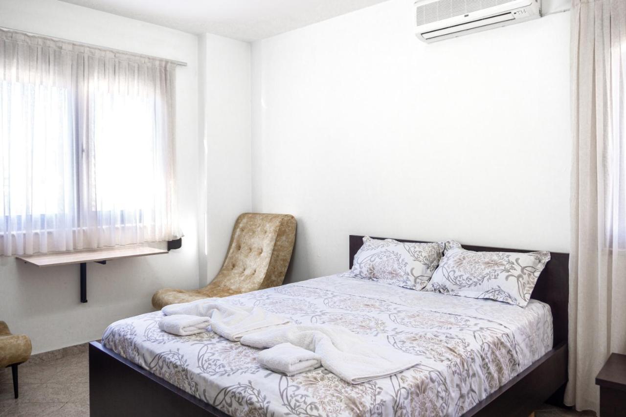 City Center Two Private Bedrooms Near Scanderbeg Square On Shared Apartment Tiranë Ngoại thất bức ảnh