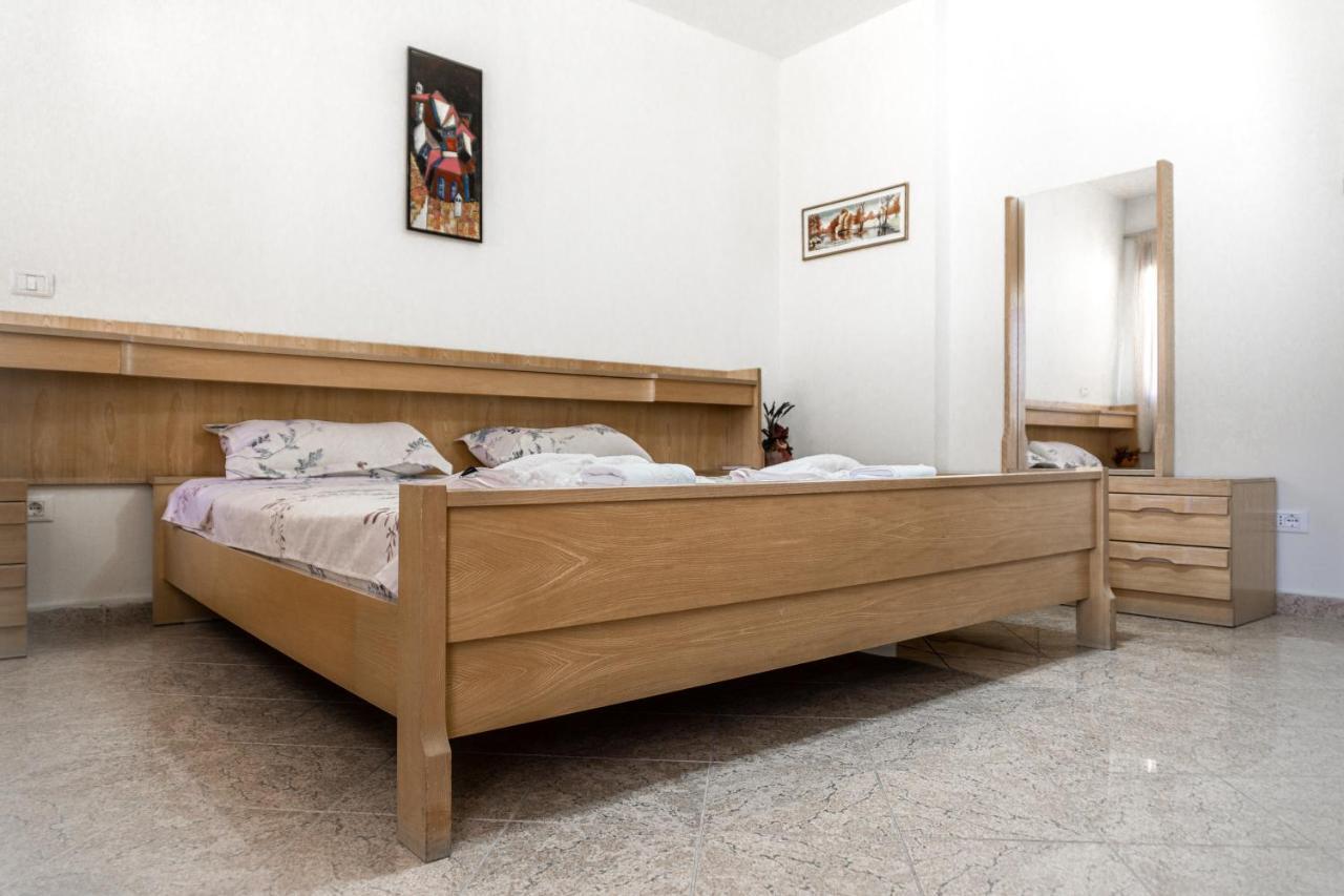 City Center Two Private Bedrooms Near Scanderbeg Square On Shared Apartment Tiranë Ngoại thất bức ảnh