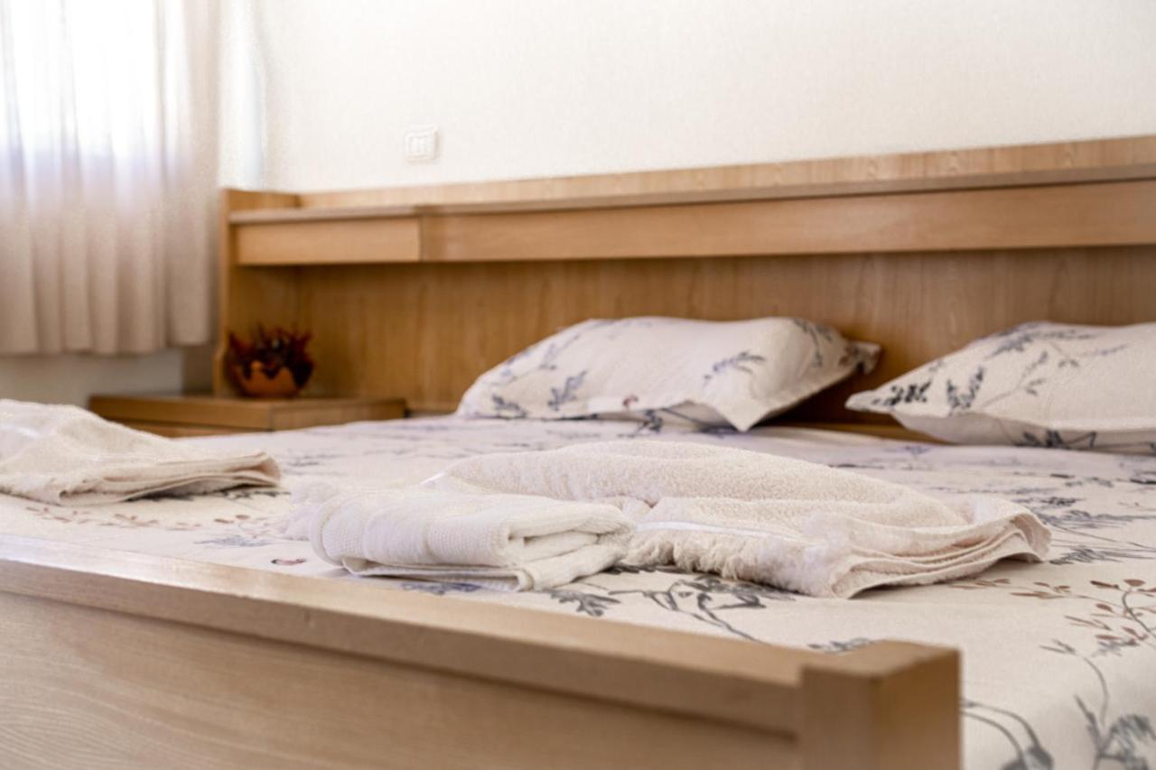 City Center Two Private Bedrooms Near Scanderbeg Square On Shared Apartment Tiranë Ngoại thất bức ảnh