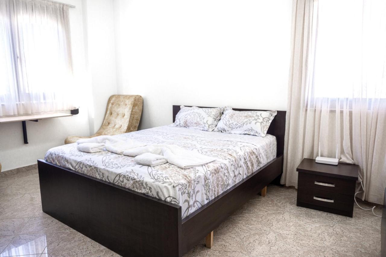 City Center Two Private Bedrooms Near Scanderbeg Square On Shared Apartment Tiranë Ngoại thất bức ảnh