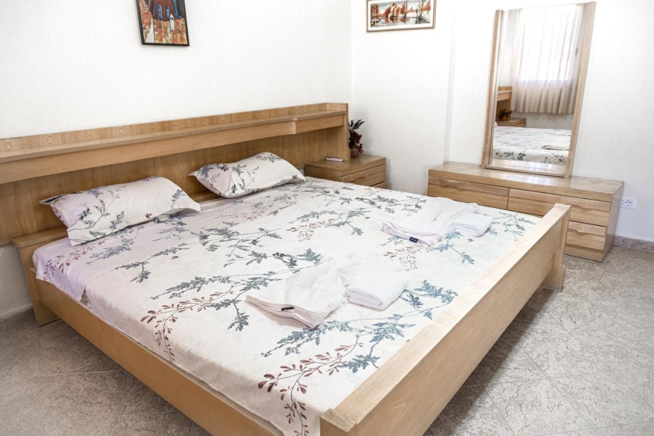 City Center Two Private Bedrooms Near Scanderbeg Square On Shared Apartment Tiranë Ngoại thất bức ảnh